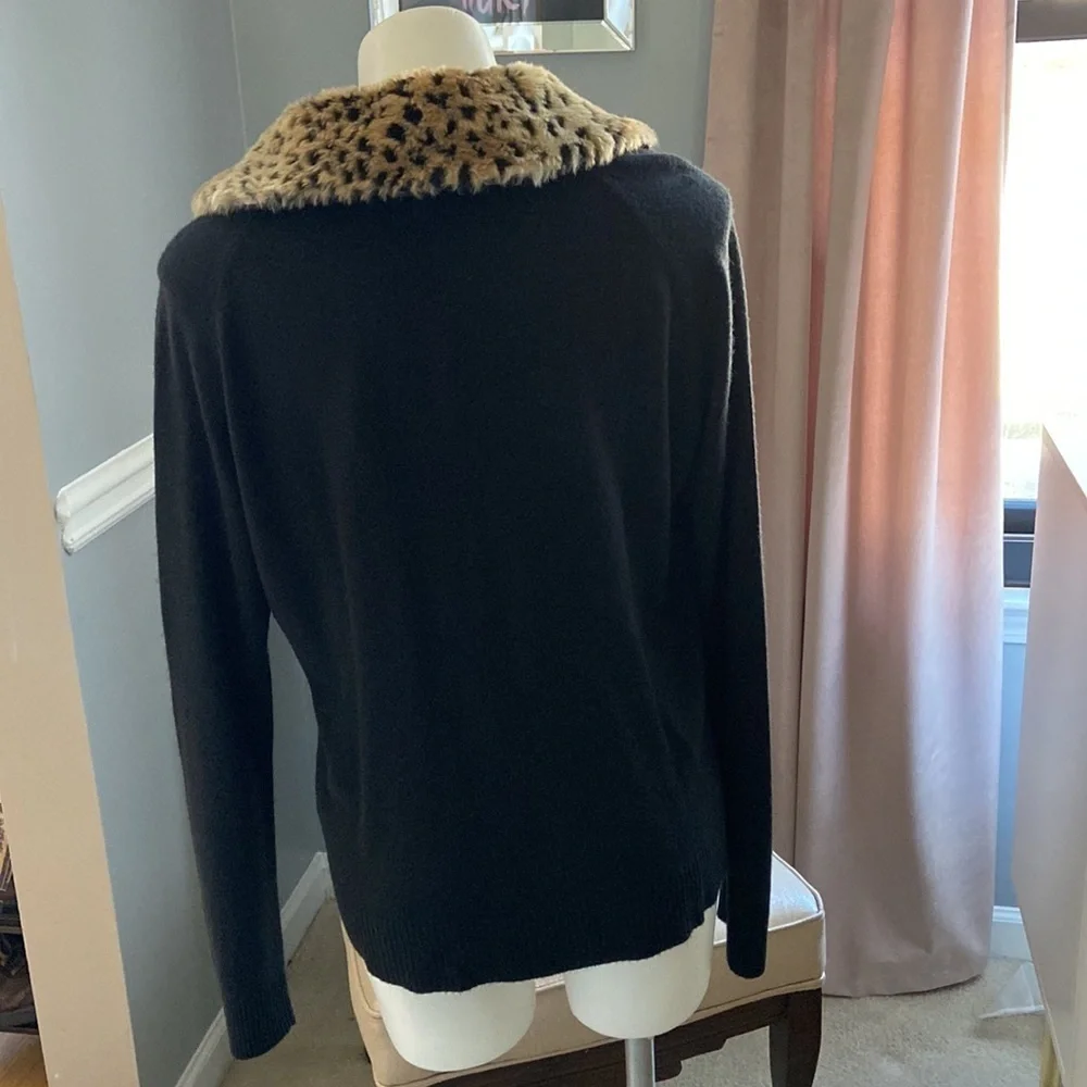 White Stag Black Sweater with Leopard Detachable Collar
